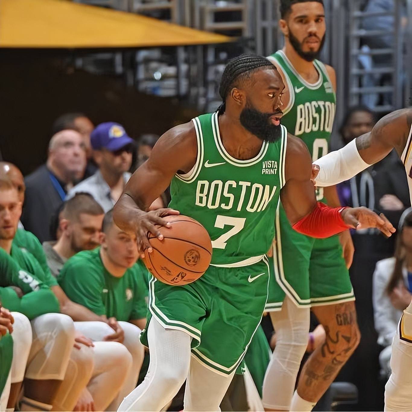 关键时刻波士顿凯尔特人备战CBA常规赛，造点机会细节曝光，震撼外界，赛程密集仍需轮换的简单介绍