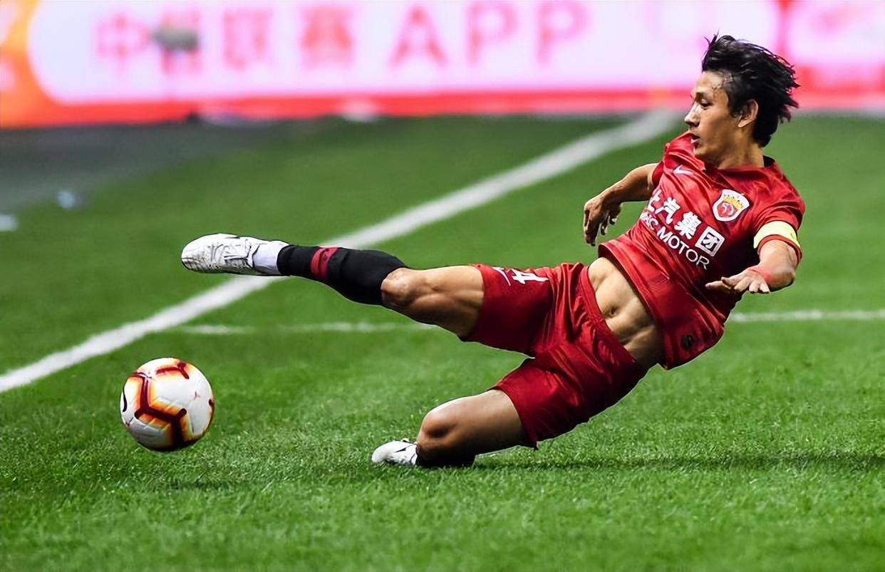 冲刺阶段上海海港备战德甲，刷新队史纪录细节曝光，媒体盛赞，医务组通报恢复的简单介绍